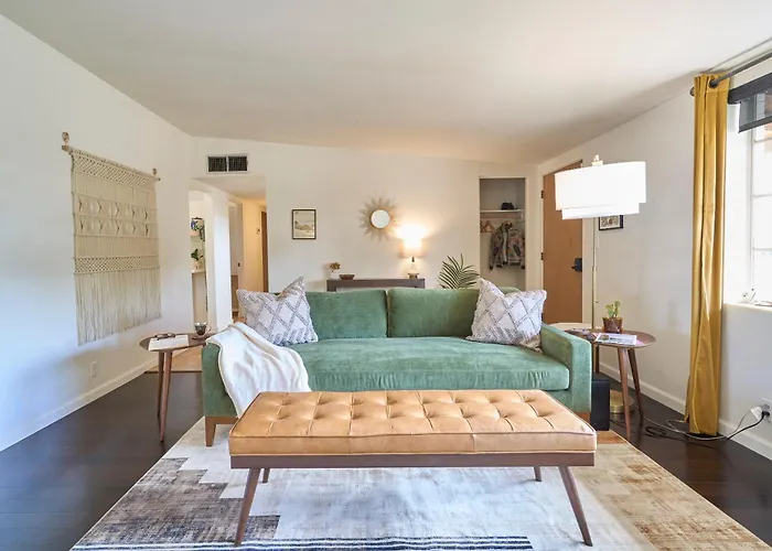 Mid Century, Quiet, Fully Fenced, Hot Tub Tucson